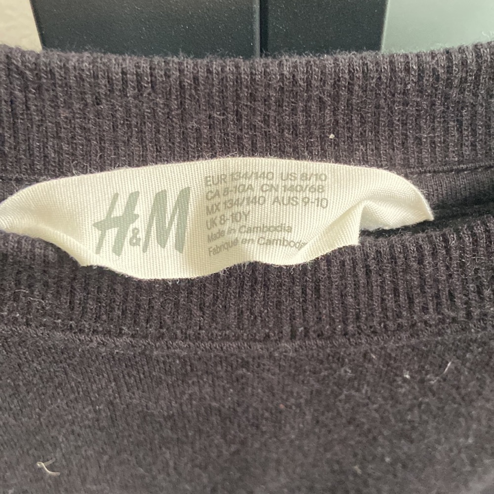 H&M Crewneck Ruffle Black Sweatshirt Girls Size 8-10 - Picture 3 of 4